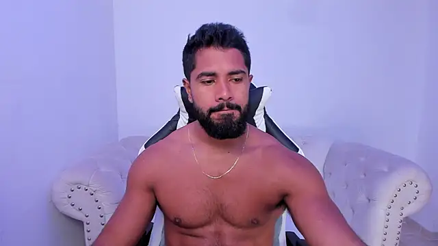 Snapshot of Santiago_huntt chatting on November 17, 12:42 pm Santiago huntt online show from November 17, 12:42 pm