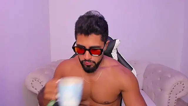 Santiago huntt online show from March 12, 8:46 pm