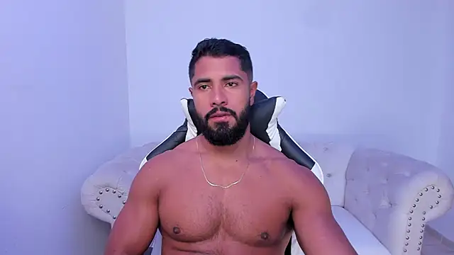 Snapshot of Santiago_huntt chatting on December 1, 1:45 pm Santiago huntt online show from December 1, 1:45 pm