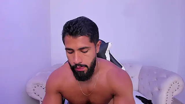 Snapshot of Santiago_huntt chatting on November 18, 12:41 pm Santiago huntt online show from November 18, 12:41 pm