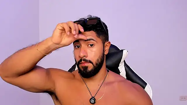 Santiago huntt online show from April 6, 8:54 pm