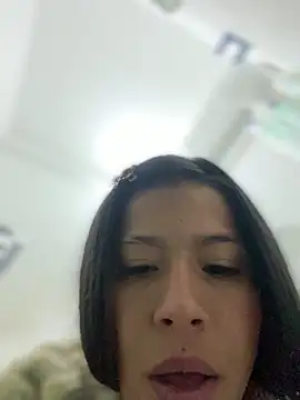 Snapshot of Salomee_Ramireez chatting on January 17, 10:23 pm Salomee Ramireez online show from January 17, 10:23 pm