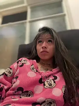 Snapshot of Salomee_Ramireez chatting on January 5, 11:48 am Salomee Ramireez online show from January 5, 11:48 am