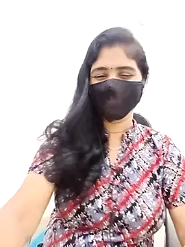 Snapshot of Lucky-Deepthi chatting on June 14, 7:26 pm Lucky-Deepthi online show from June 14, 7:26 pm