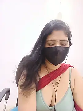 Snapshot of Lucky-Deepthi chatting on May 28, 1:24 am Lucky-Deepthi online show from May 28, 1:24 am