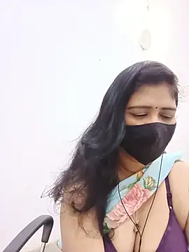 Snapshot of Lucky-Deepthi chatting on May 24, 10:31 pm Lucky-Deepthi online show from May 24, 10:31 pm