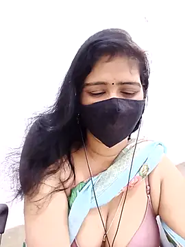 Snapshot of Lucky-Deepthi chatting on May 4, 11:29 pm Lucky-Deepthi online show from May 4, 11:29 pm