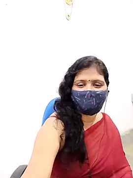 Lucky-Deepthi online show from February 26, 8:25 pm