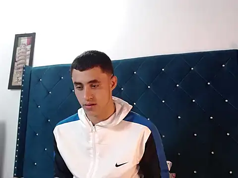 Cris steban1 online show from February 11, 10:09 pm