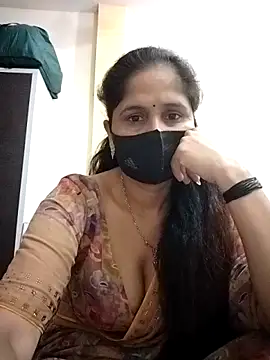 priyancyfun online show from April 15, 4:51 am