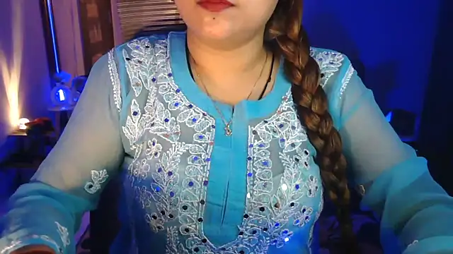 Mitikaa online show from May 25, 2:05 pm