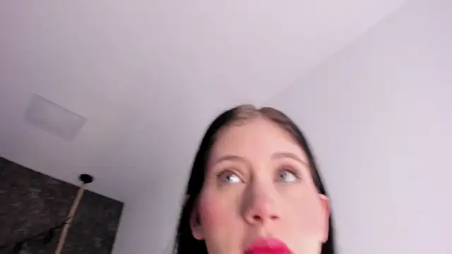 sara  jones gh online show from February 19, 7:00 pm