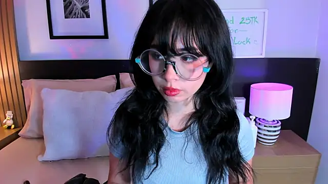 Snapshot of vi_anaya chatting on March 31, 12:07 pm vi anaya online show from March 31, 12:07 pm