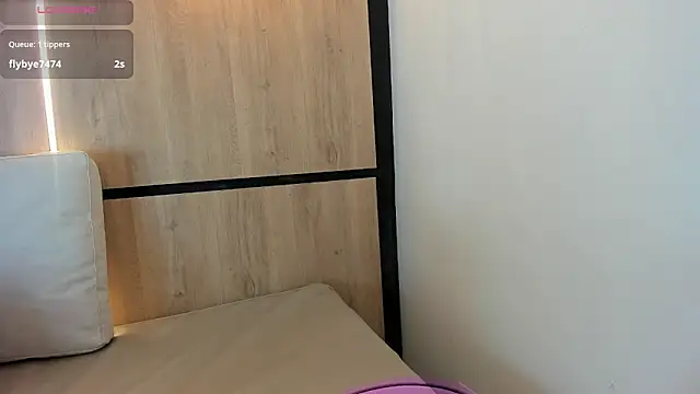 ashlyn parker online show from January 13, 8:35 pm