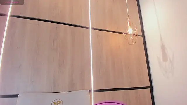 ashlyn parker online show from February 3, 8:03 pm