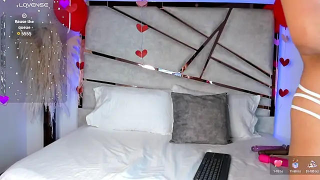 ssofijohnsonx online show from February 22, 11:57 am