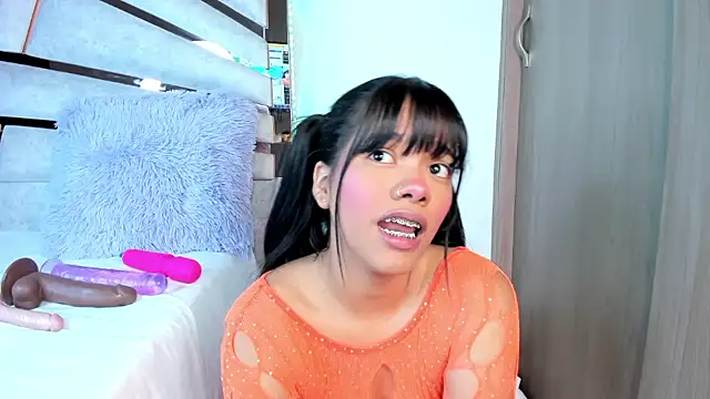 ssofijohnsonx online show from February 9, 6:58 pm