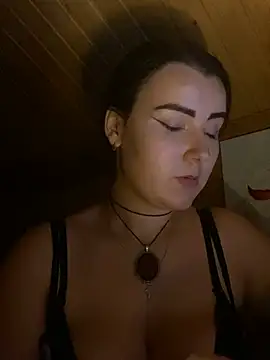 Snapshot of mewKate chatting on July 7, 8:23 pm mewKate online show from July 7, 8:23 pm
