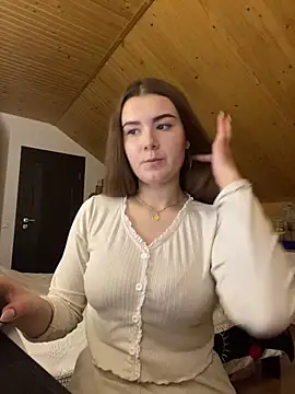 mewKate online show from March 12, 6:32 pm