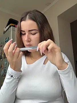 mewKate online show from October 11, 8:26 am