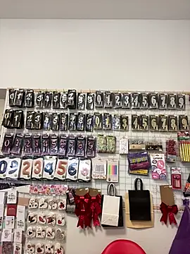 mewKate online show from March 19, 2:50 pm