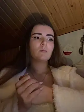 mewKate online show from February 3, 4:45 pm