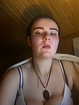 mewKate online show from May 9, 9:18 pm