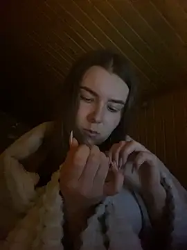 mewKate online show from March 1, 7:26 pm