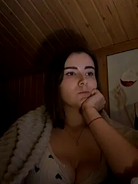 Snapshot of mewKate chatting on November 17, 4:00 pm mewKate online show from November 17, 4:00 pm