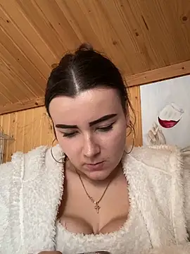 mewKate online show from March 3, 2:57 pm