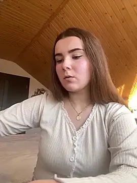 mewKate online show from March 19, 3:40 pm