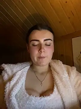 mewKate online show from March 18, 6:09 pm