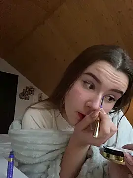 mewKate online show from March 9, 4:11 pm