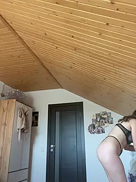 mewKate online show from May 18, 3:17 pm