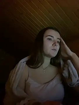 mewKate online show from March 3, 6:56 pm