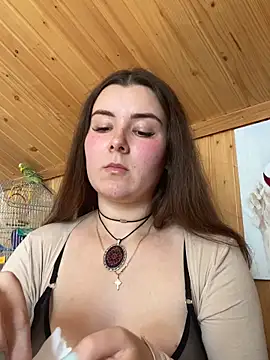 Snapshot of mewKate chatting on June 3, 1:01 pm mewKate online show from June 3, 1:01 pm