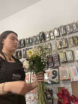 mewKate online show from May 16, 9:41 am