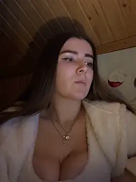 mewKate online show from February 10, 6:40 pm