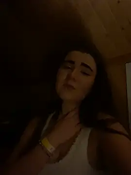 mewKate online show from April 19, 9:17 pm