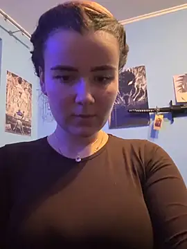 Snapshot of mewKate chatting on December 17, 6:46 pm mewKate online show from December 17, 6:46 pm