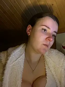 mewKate online show from April 10, 7:10 pm