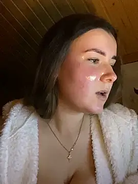 mewKate online show from March 14, 6:03 pm