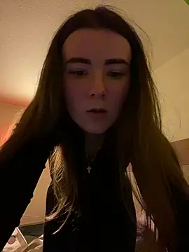 mewKate online show from March 25, 7:24 pm