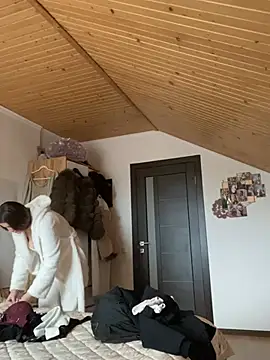 mewKate online show from March 30, 3:02 pm