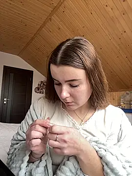 mewKate online show from March 18, 2:06 pm