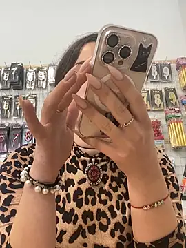 mewKate online show from May 20, 2:47 pm