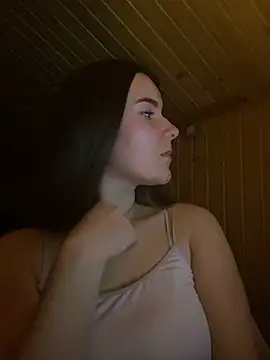 mewKate online show from March 4, 8:16 pm