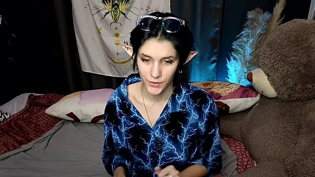 Snapshot of Hyeon_Jin chatting on January 14, 12:00 am Hyeon Jin online show from January 14, 12:00 am