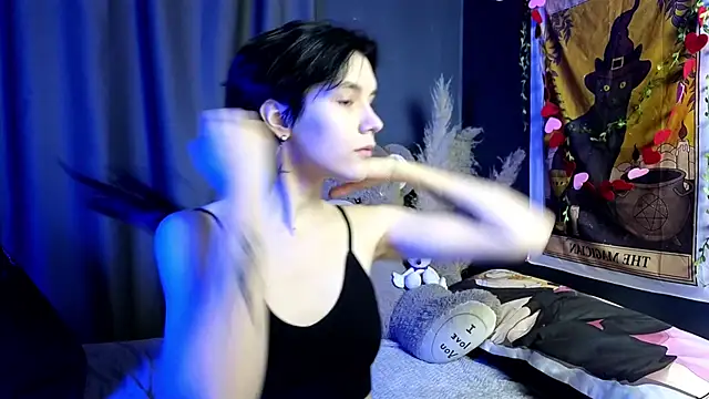 Snapshot of Hyeon_Jin chatting on February 13, 8:55 pm Hyeon Jin online show from February 13, 8:55 pm