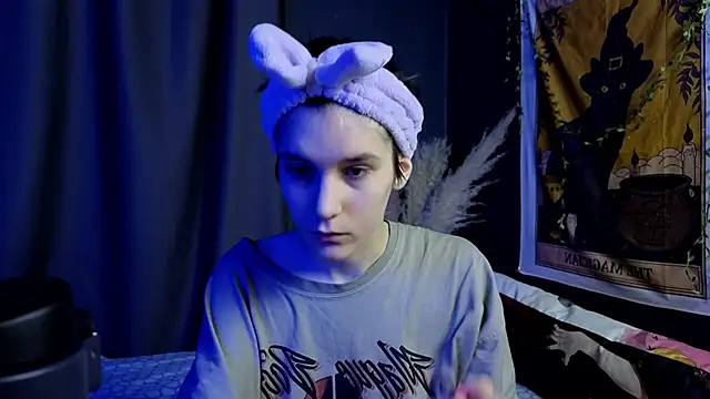 Snapshot of Hyeon_Jin chatting on February 8, 8:42 pm Hyeon Jin online show from February 8, 8:42 pm